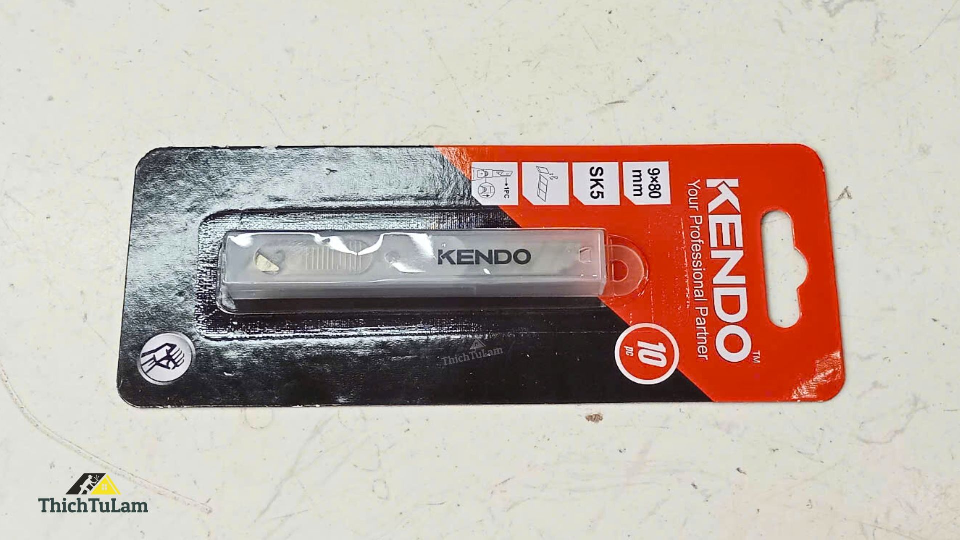 Lưỡi dao rọc giấy bằng thép SK5 chiều rộng 9mm (10 cáibộ) Kendo 30651