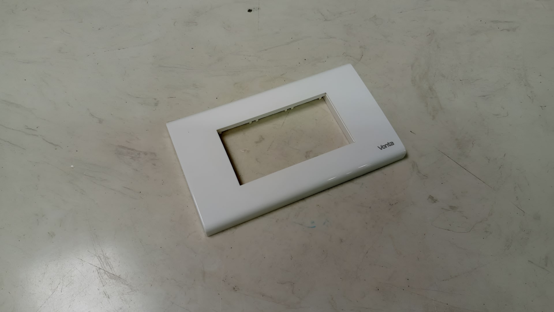 Mặt 3 trắng hạt nhỏ Vonta 054V063S
