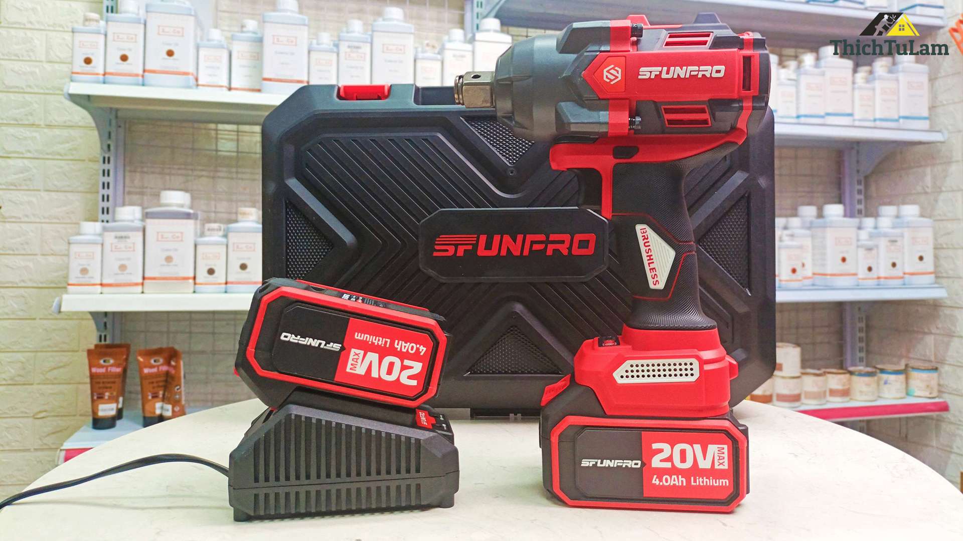 Máy bắn bu lông pin M21 1000Nm Sfunpro S20M1000A-8.0 (2 pin 8Ah+ 1 sạc)