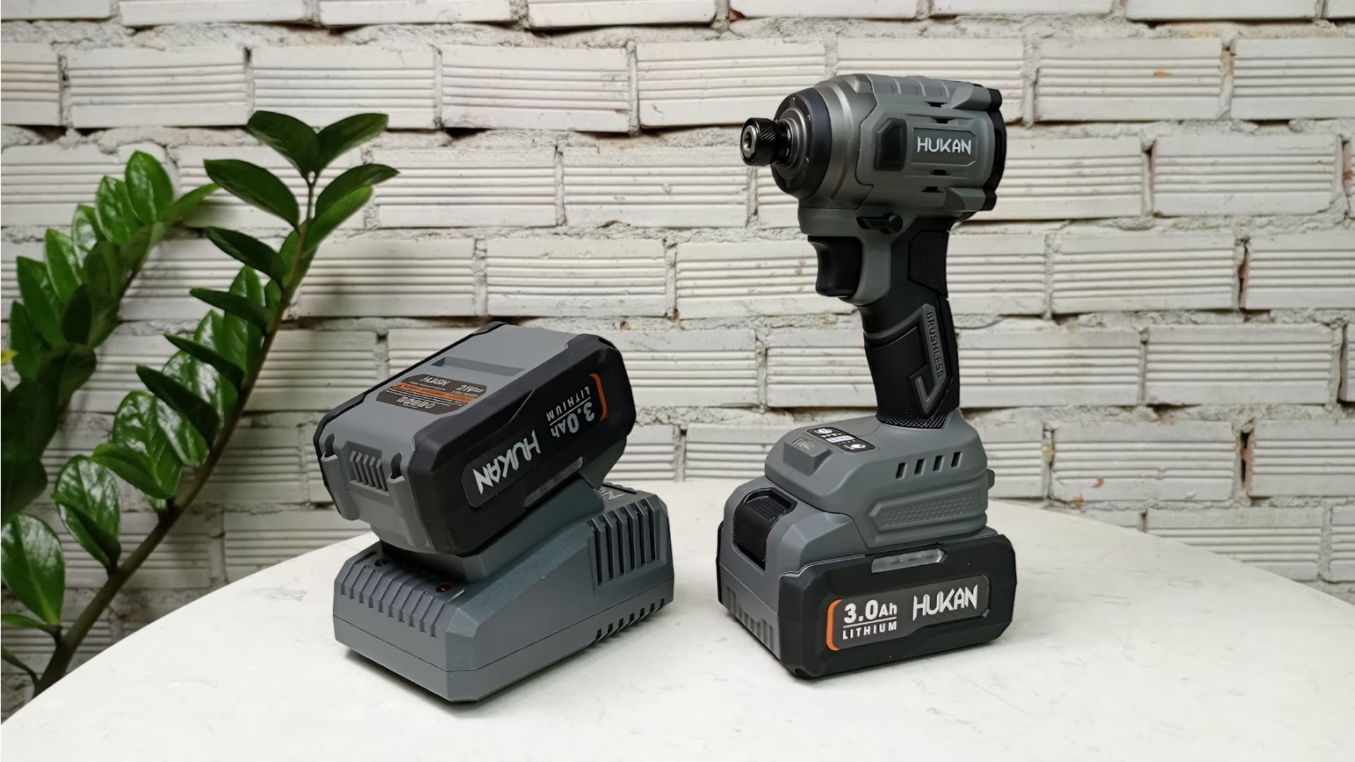 Máy bắn vít 21V (Bộ 2 pin 1 sạc) Hukan HM21-G2CVX230N.2