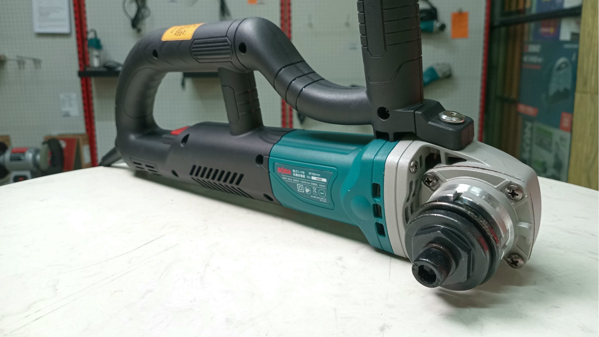 Máy cắt bê tông 3200W 168mm không chổi than BODA BLC1-170