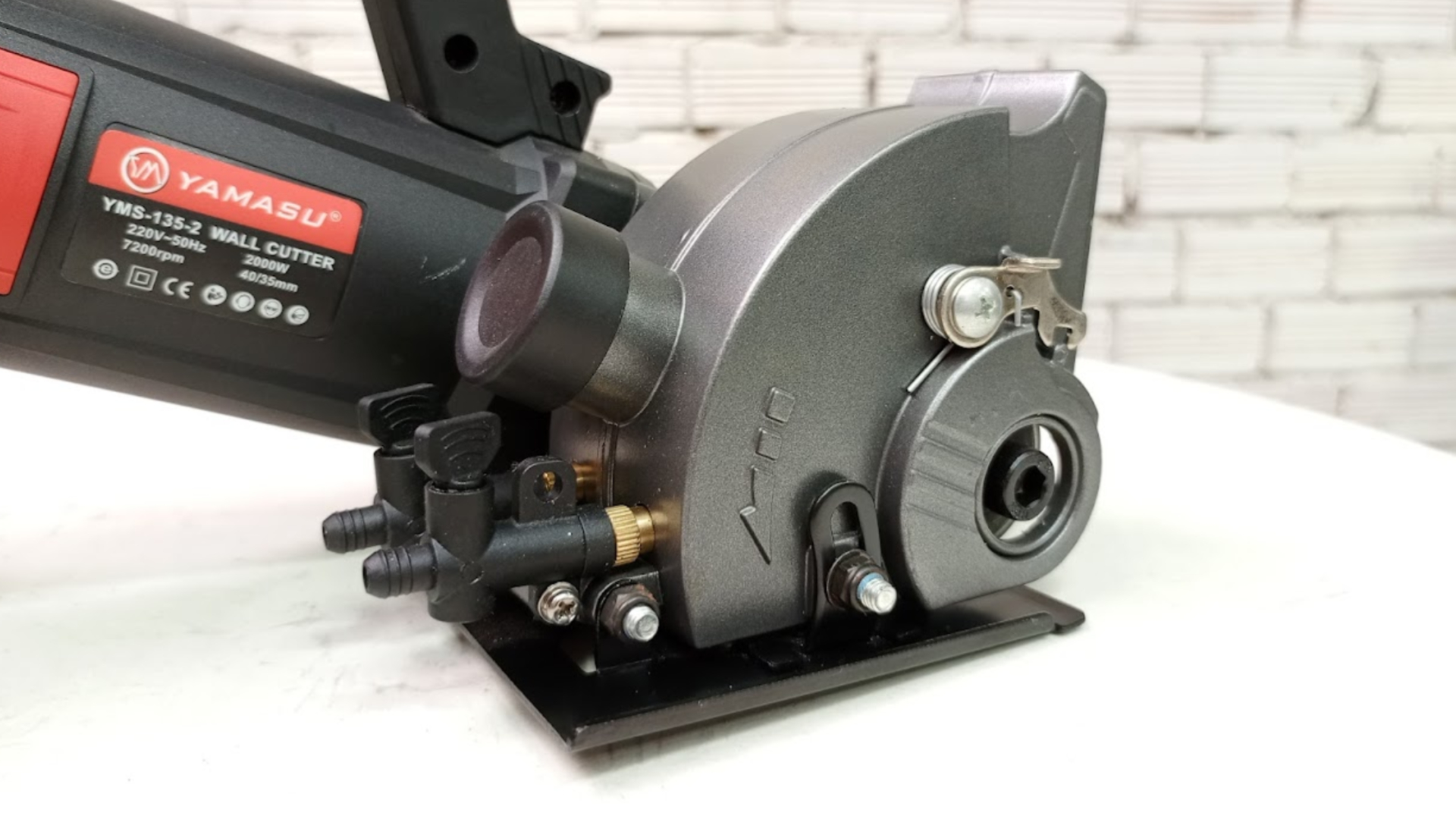 Máy cắt rãnh tường 2 lưỡi Yamasu YMS-135-2
