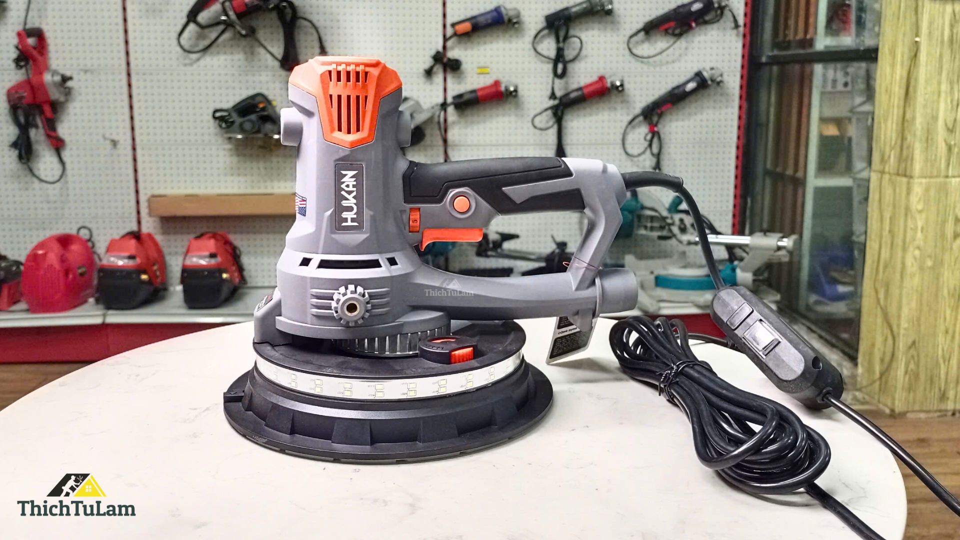 Máy chà tường có đèn Hukan G2-DS5819