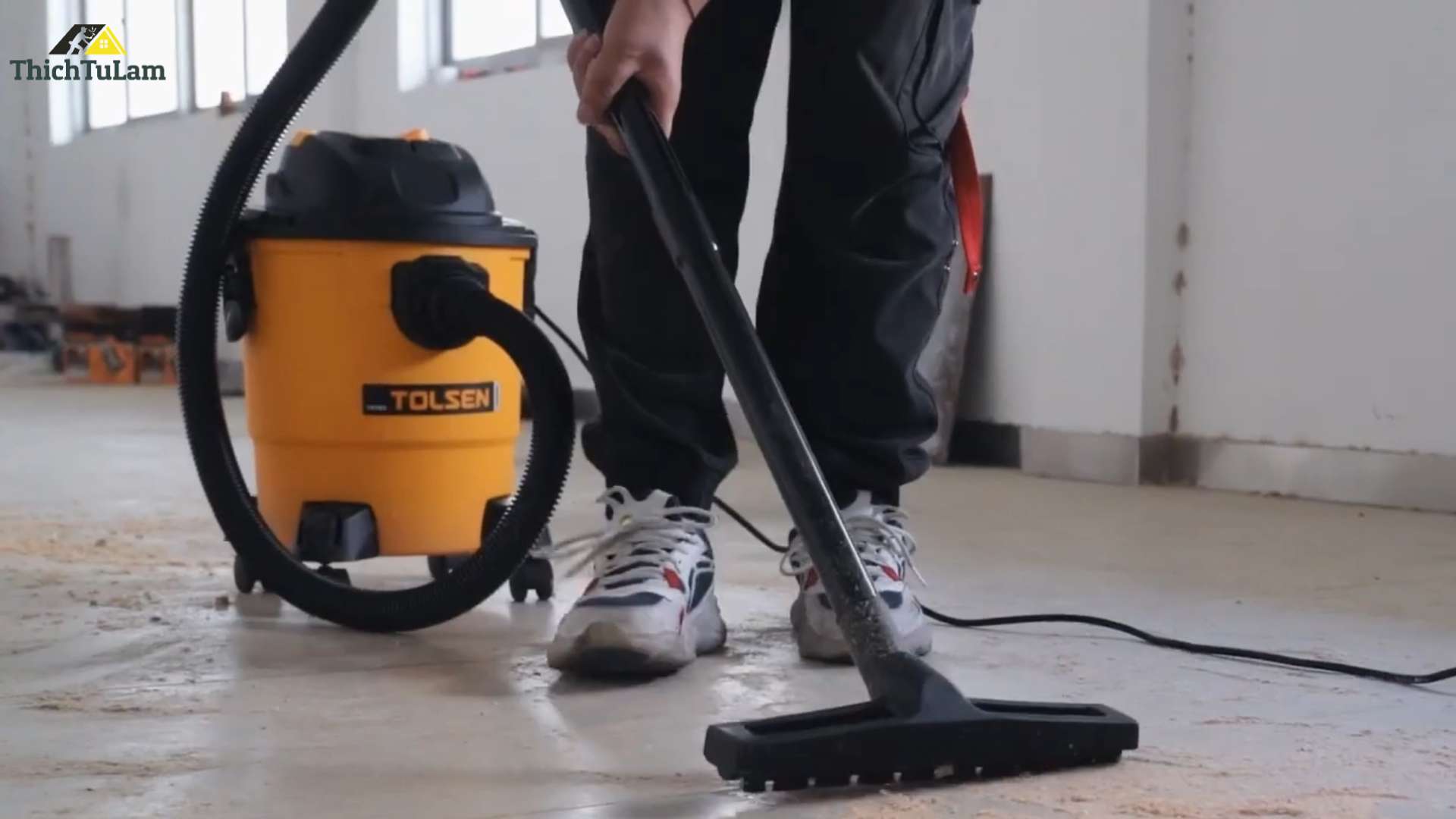 Máy hút bụi Tolsen 79781