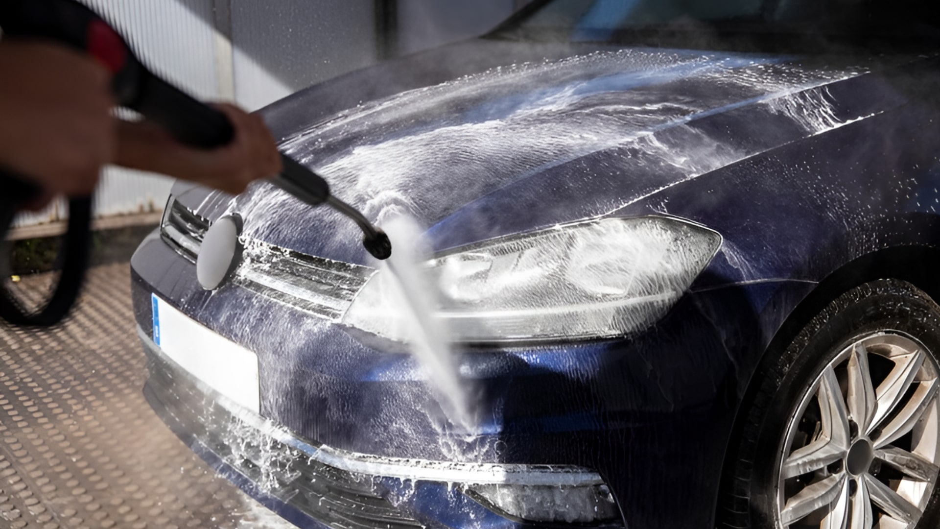 10 Lý Do Bạn Nên Mua Máy Rửa Xe Ngay Hôm Nay