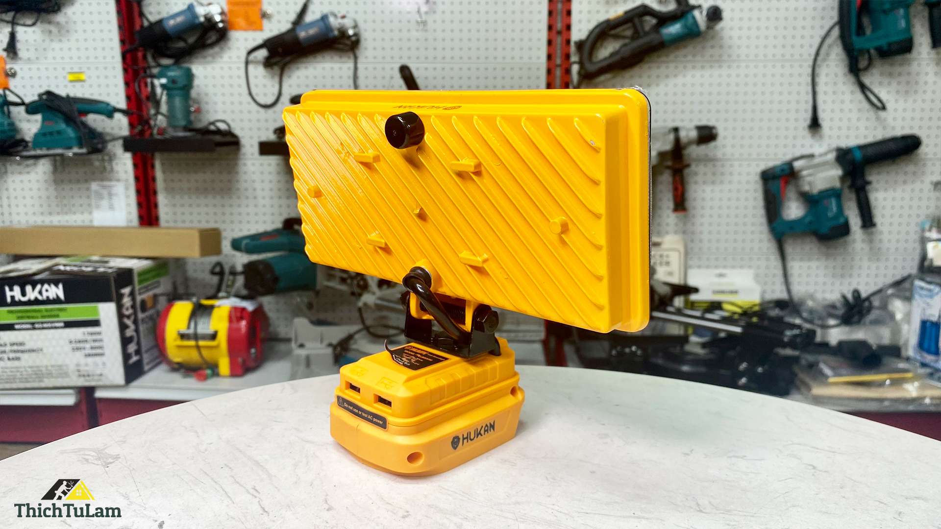 Thân đèn pha pin 21v 84 Led 90W Hukan HK-LB8IN90W