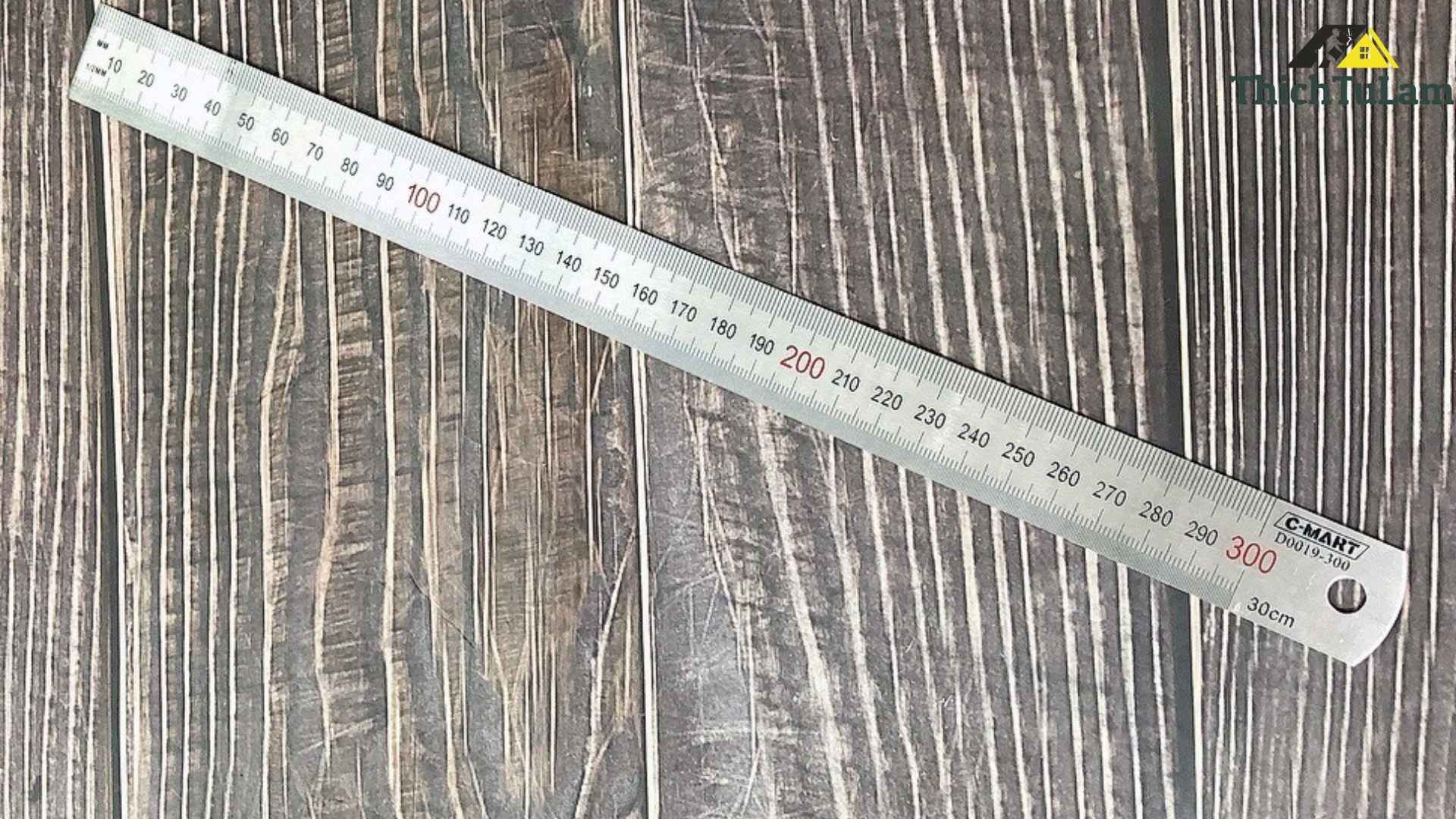 Thước chuyên dụng thép thẳng Cmart D0019