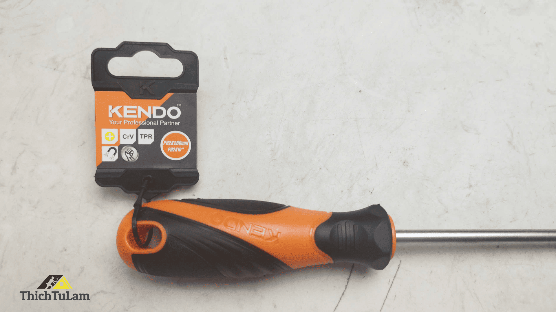 Tua vít bake bằng thép Cr-V tay cầm bọc cao su PH2x250mm Kendo 20134