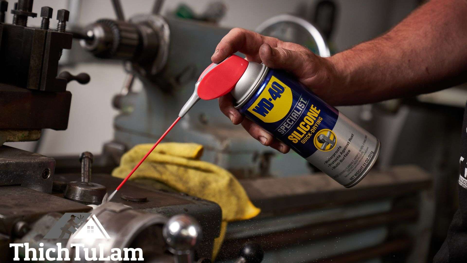 WD-40 Specialist Silicone dùng trên bề mặt kim loại