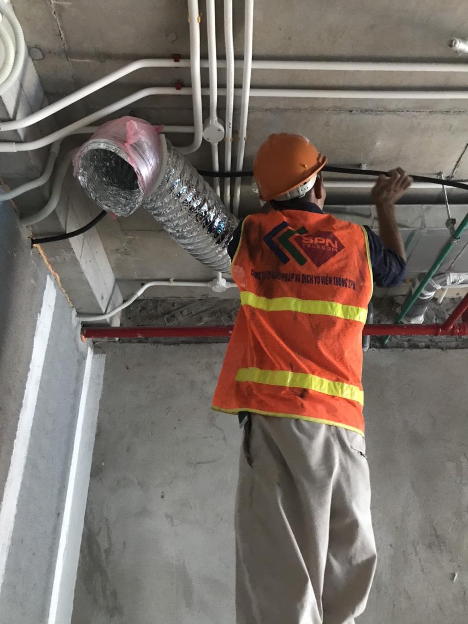 Anten phát kích sóng điện thoại tăng sóng di động Omni vô hướng 5 dBi 800 2700 MHz 360 độ chính hãng