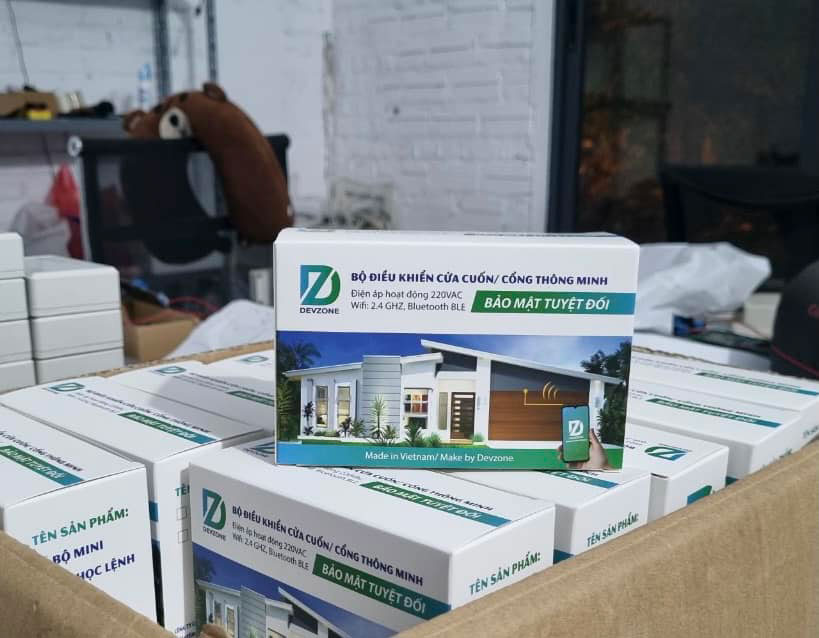 Bộ Điều Khiển Cửa Cuốn Qua Điện Thoại Từ Xa DEVZONE HD MINI Wifi Thông Minh Đóng Mở Cửa Bằng App Internet 3G 4G 5G Mẫu Mới 2023 Lắp Tương Thích Các Loại Cửa Hiện Đại Cao Cấp