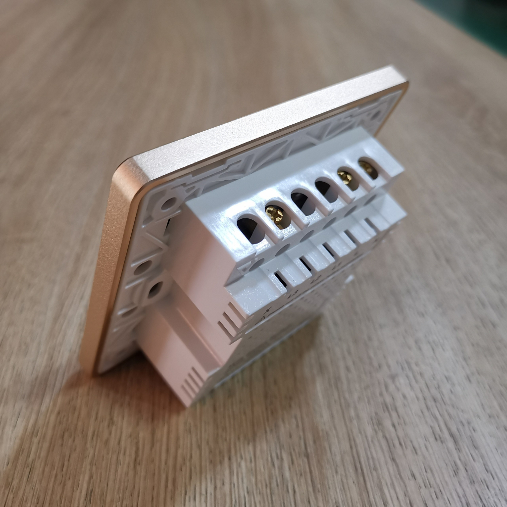 Công tắc cảm ứng thông minh wifi VCONNEX công suất cao 800 2500 W điều khiển bật tắt thiết bị từ xa qua điện thoại