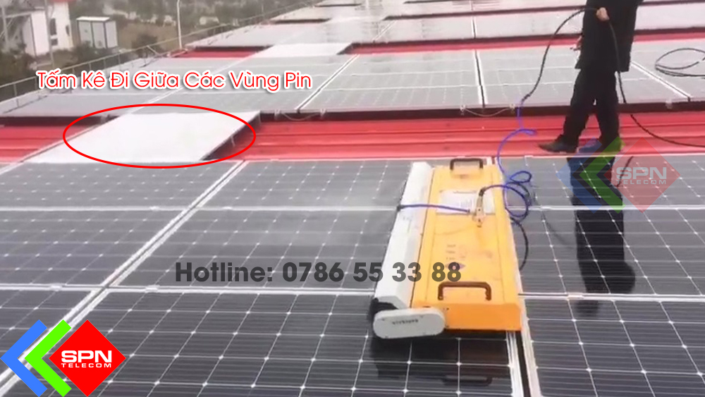 Robot Rửa Pin Mặt Trời Hiệu Suất Cao ABX Thiết Kế Mới Nhất 2021