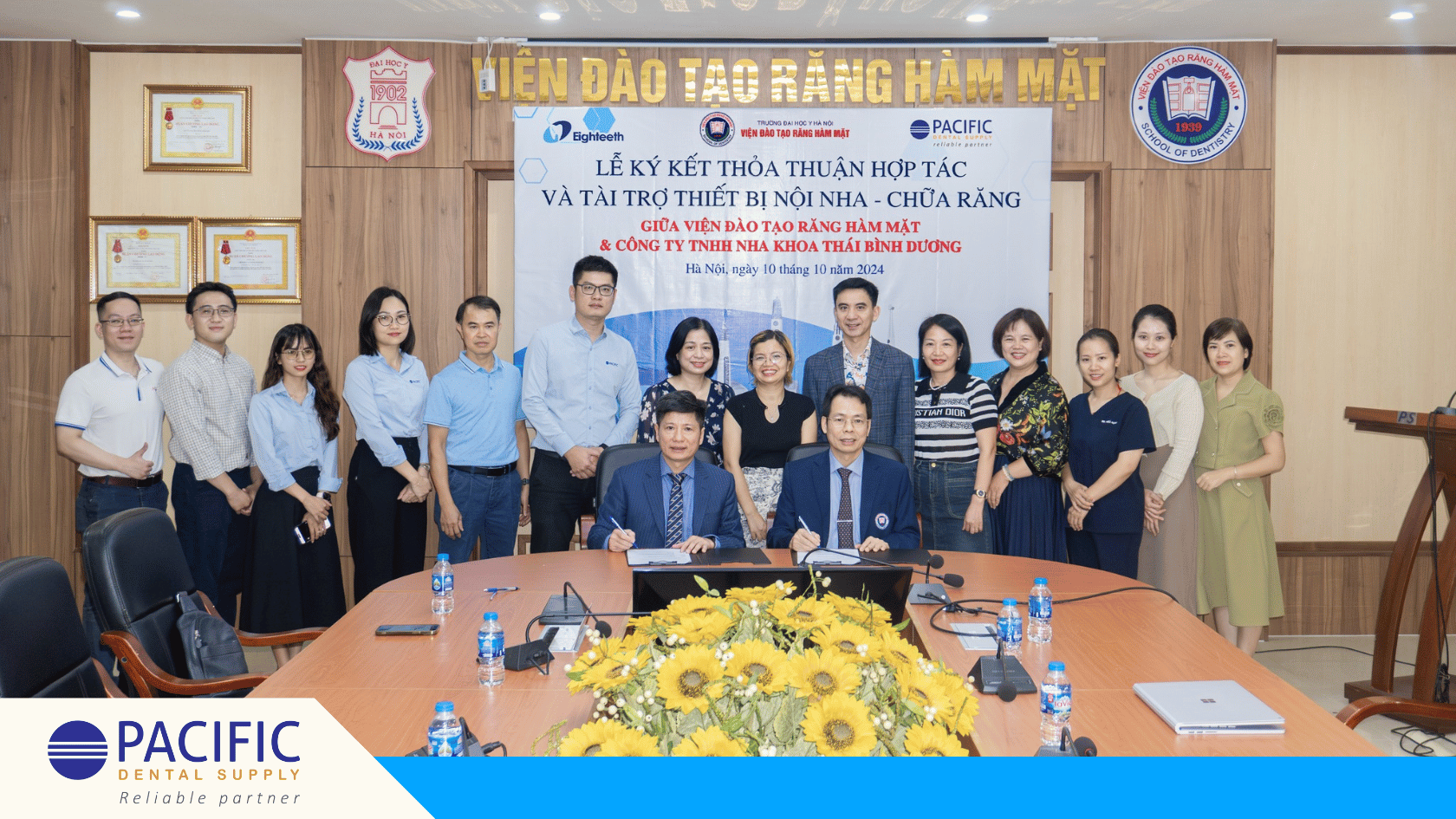 Lễ kí kết thỏa thuận hợp tác và tài trợ thiết bị Nội Nha - Chữa răng tại VIỆN ĐÀO TẠO RĂNG HÀM MẶT, ĐẠI HỌC Y HÀ NỘI