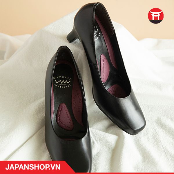 Một đôi giày Kobe Nhật Bản cao gót sẽ “hô biến” bạn trở thành một quý cô sang chảnh.