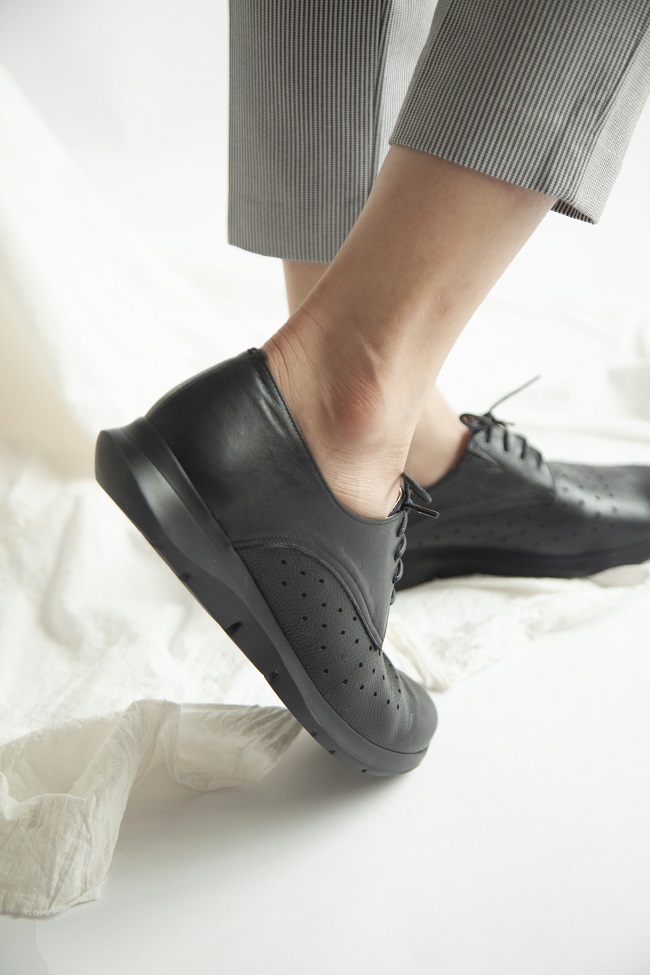 Giày Kobe Nhật Bản 2015 GRZ có đệm lót mềm mại giúp những di chuyển của bạn trở nên dễ dàng và êm ái. 