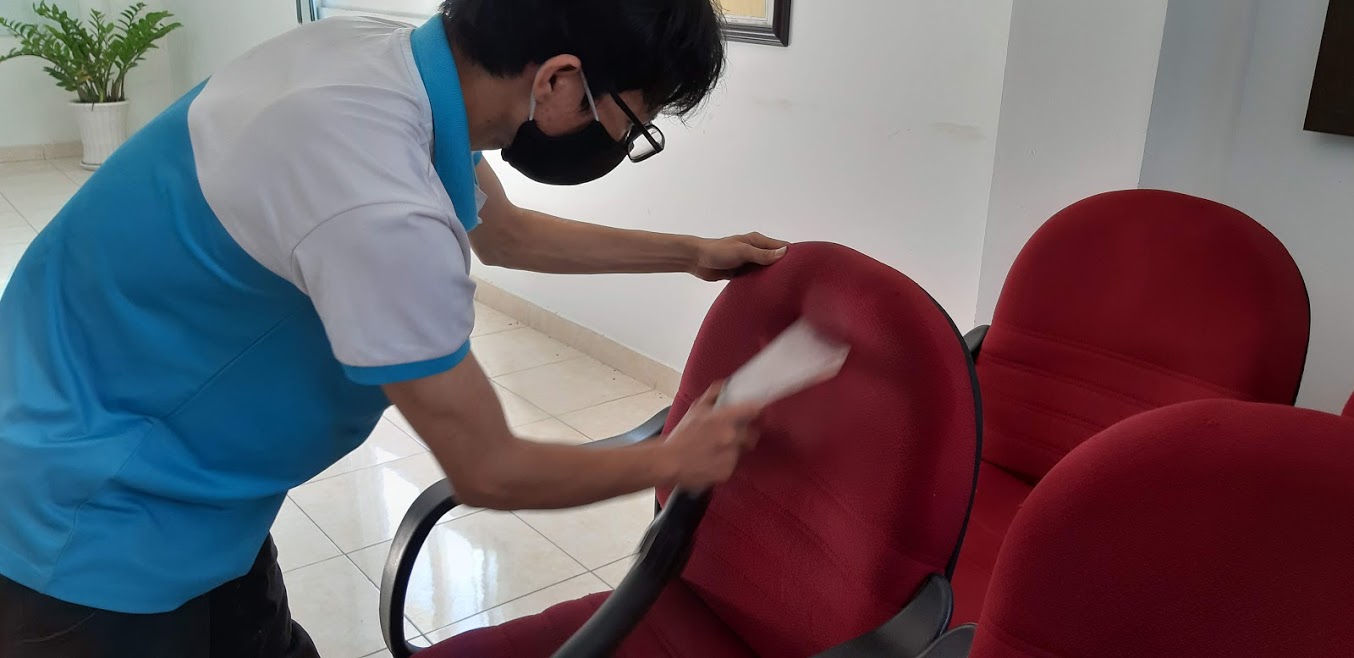 cơ sở giặt ghế văn phòng chuyên nghiệp giá rẻ tại quận hoàng mai hà nội.