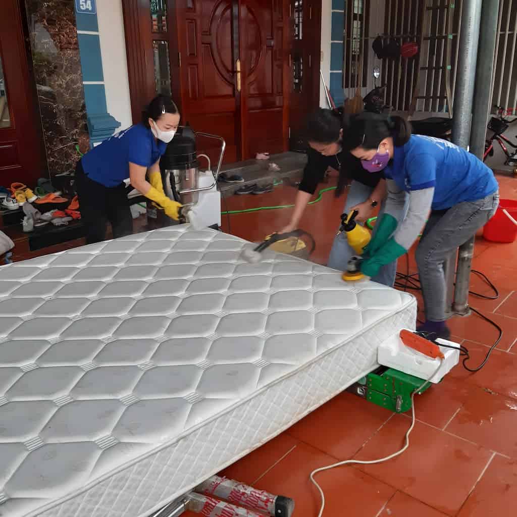 công ty giặt đệm tại nhà giá rẻ tại quận tây hồ hn.jpg
