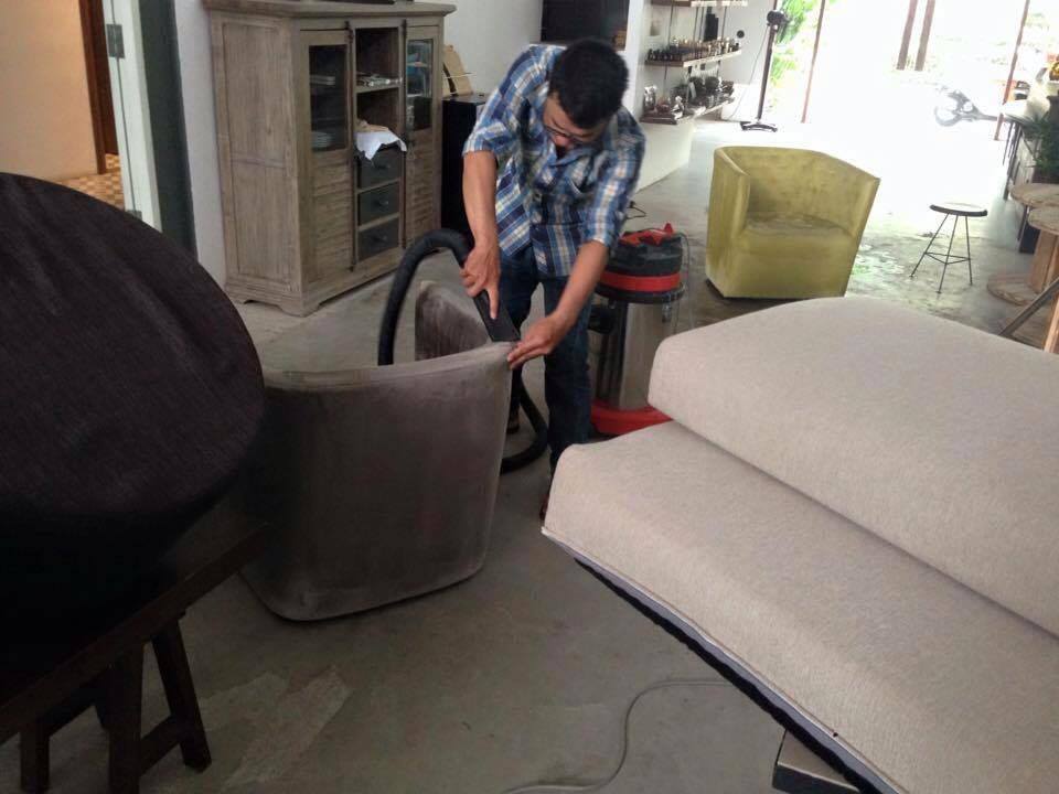 công ty giặt sofa tại nhà giá rẻ uy tín tại quận long biên hn.jpg