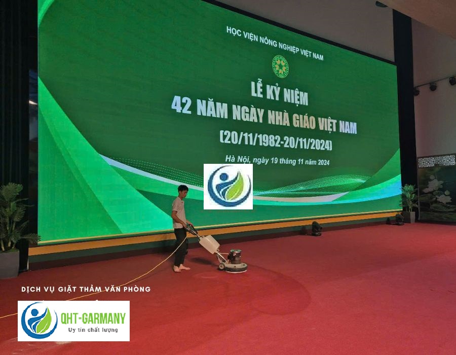 4. Lựa chọn dịch vụ giặt thảm uy tín ở Hà Nội Khi chọn đơn vị giặt thảm, hãy ưu tiên: Có máy móc hiện đại, quy trình giặt rõ ràng. Nhân viên chuyên nghiệp, phục vụ tận nơi. Có bảo hành chất lượng, báo giá minh bạch.