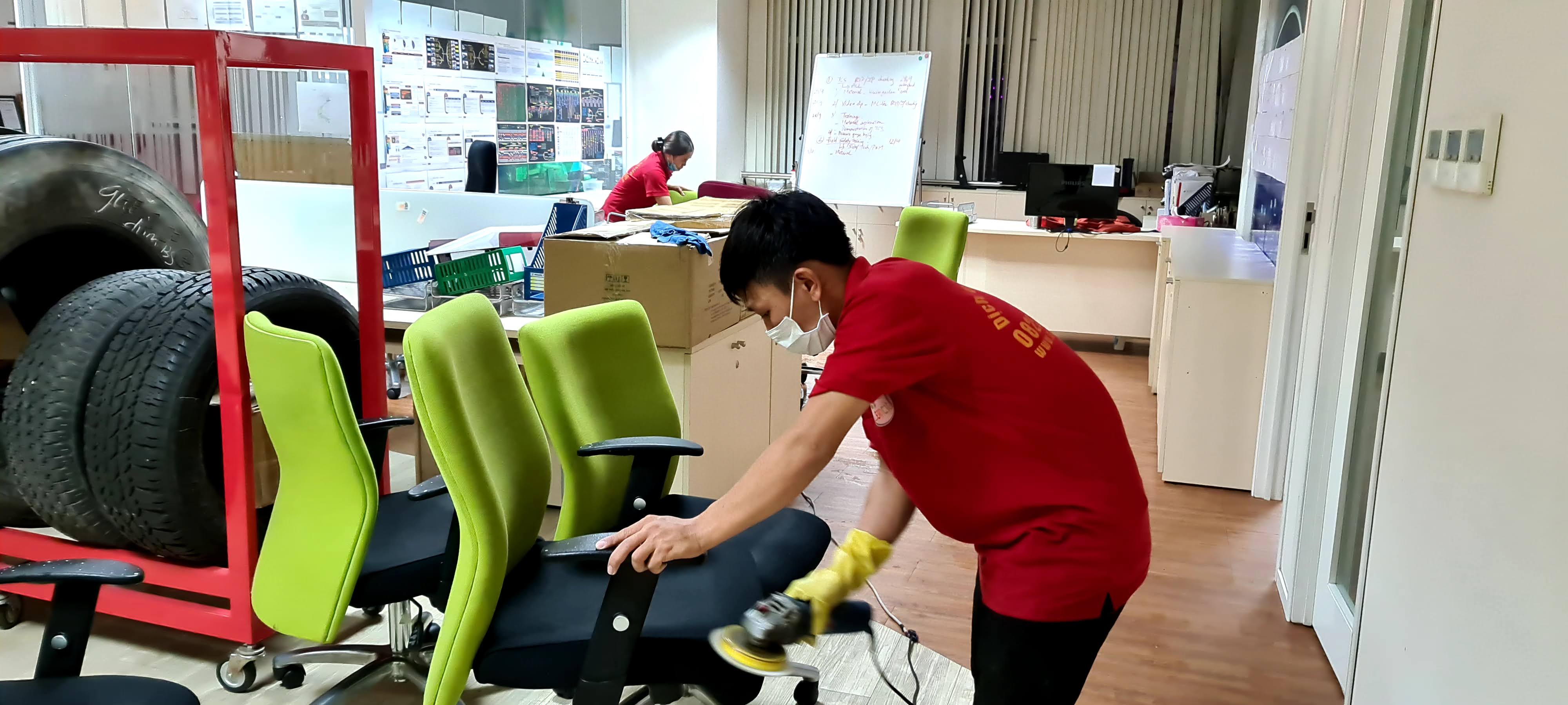 giặt ghế văn phòng chuyên nghiệp giá rẻ tại quận long biên hà nội