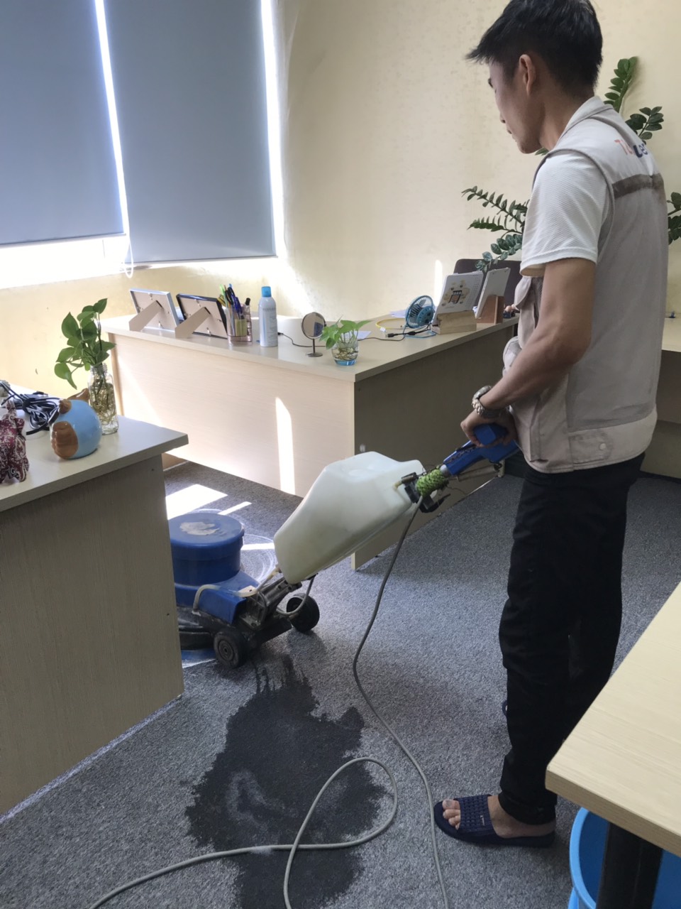 giặt thảm văn phòng giá rẻ uy tín tại hà nội