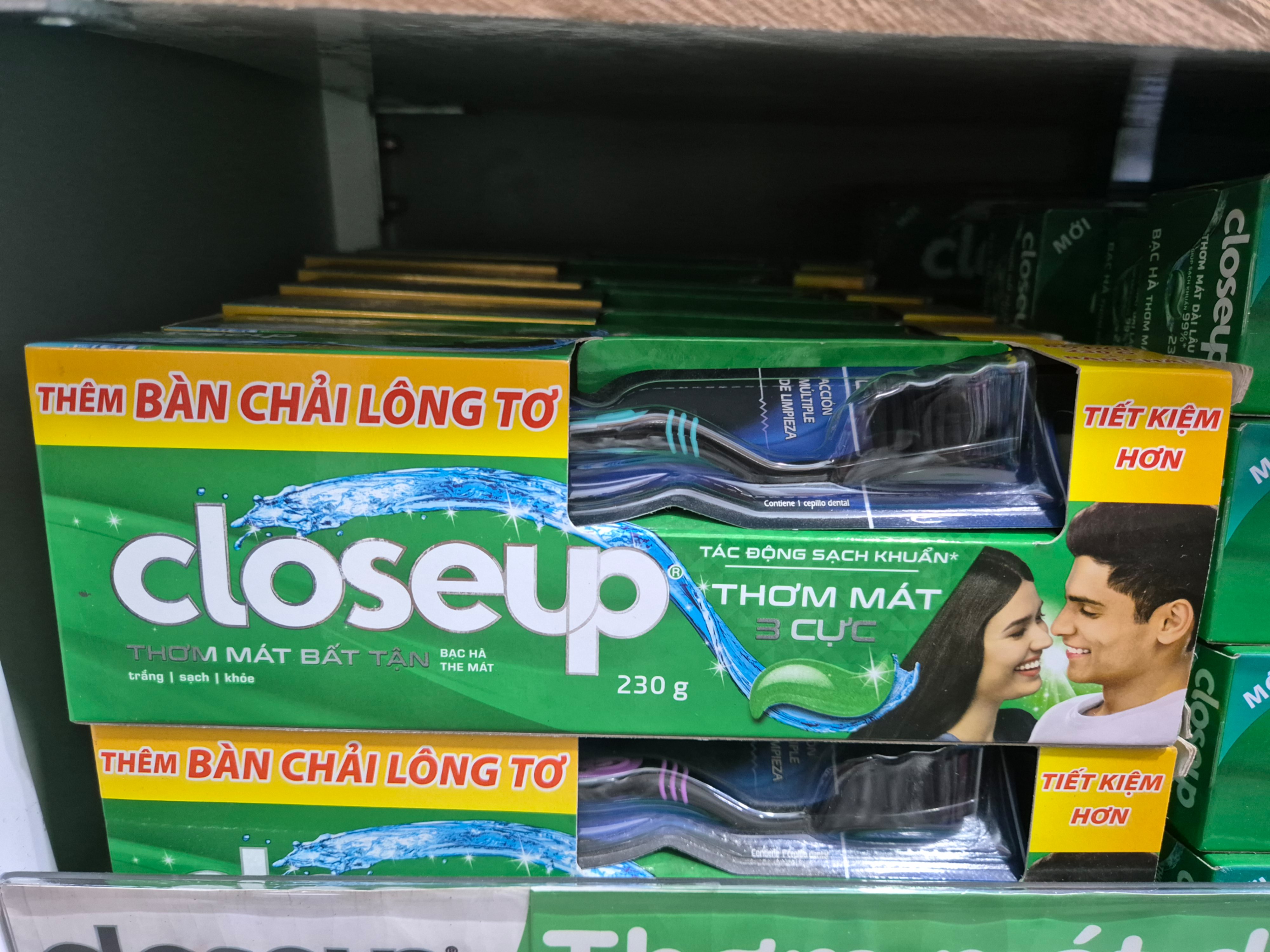 kdr-closeup-bac-ha-the-mat-tuyp-hop-230g-ban-chai-danh-rang
