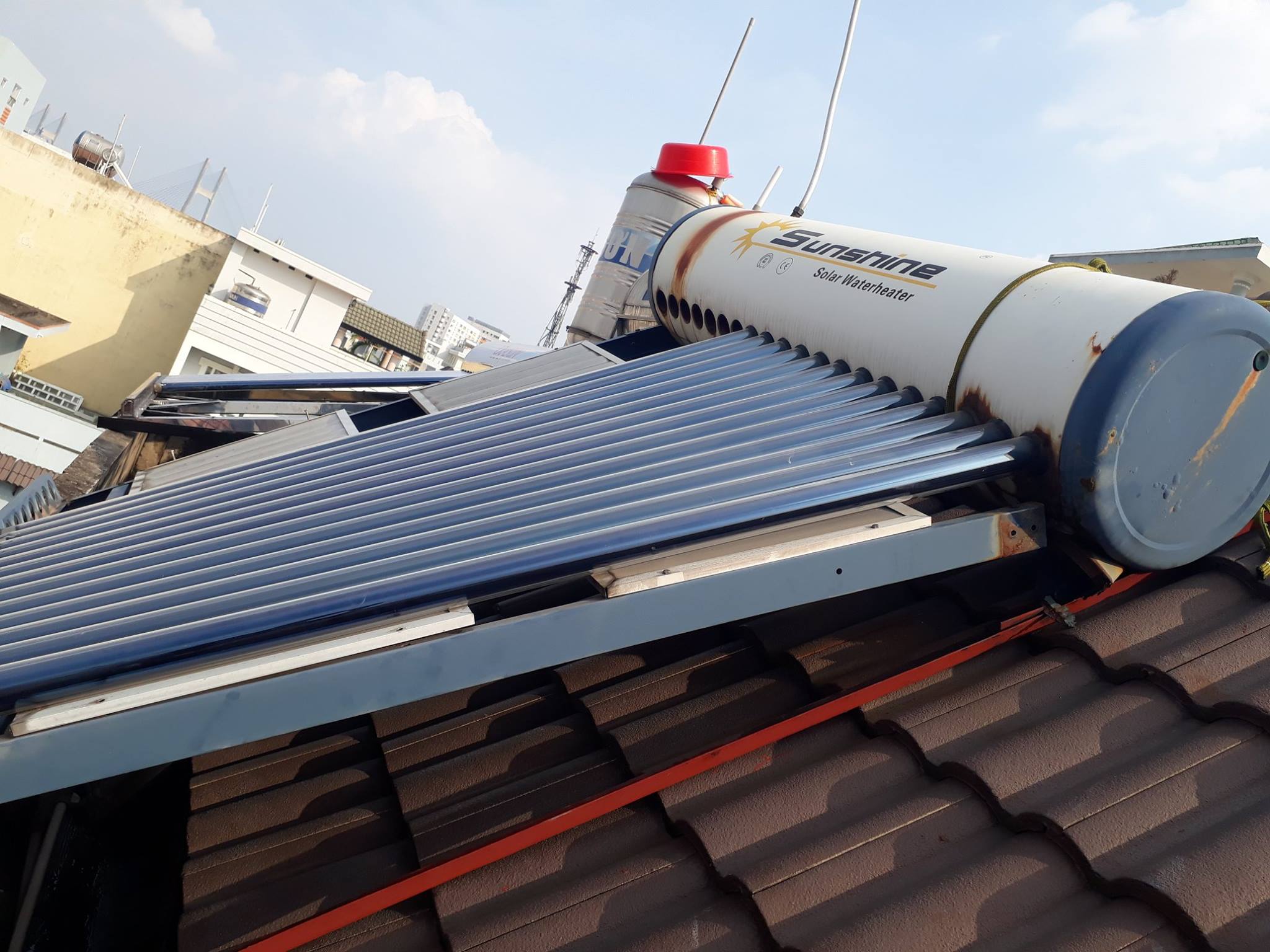 Dịch Vụ Sửa Bồn Nước Nóng Năng Lượng Mặt Trời Tại Nhà 24/24h