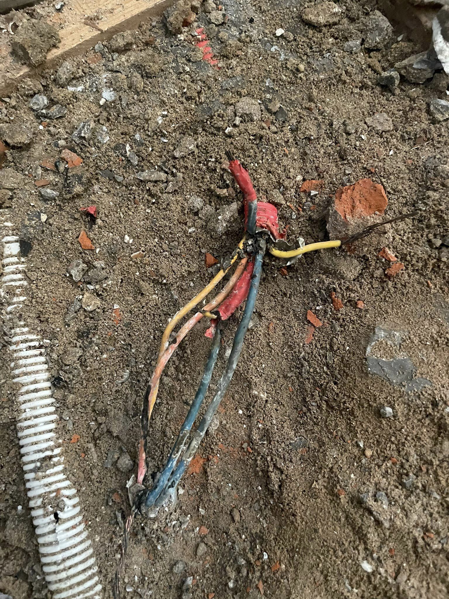 Thợ Sửa Điện Gần Nhà Tại TPHCM: UY TÍN - AN TOÀN - 0982 308 554