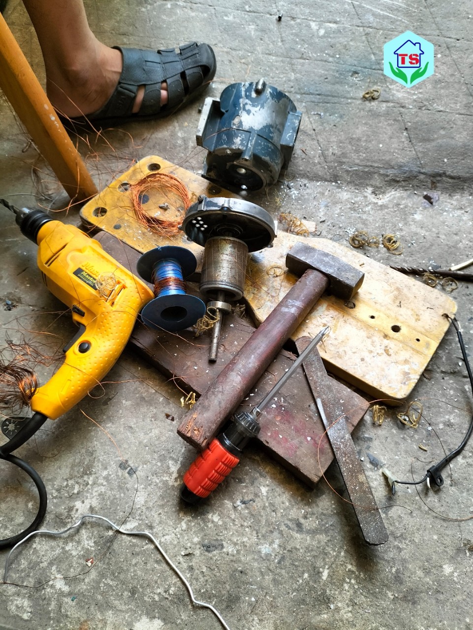 SỬA ĐIỆN TẠI NHÀ QUẬN PHÚ NHUẬN: UY TÍN - AN TOÀN - GIÁ TỐT - 0982 308 554