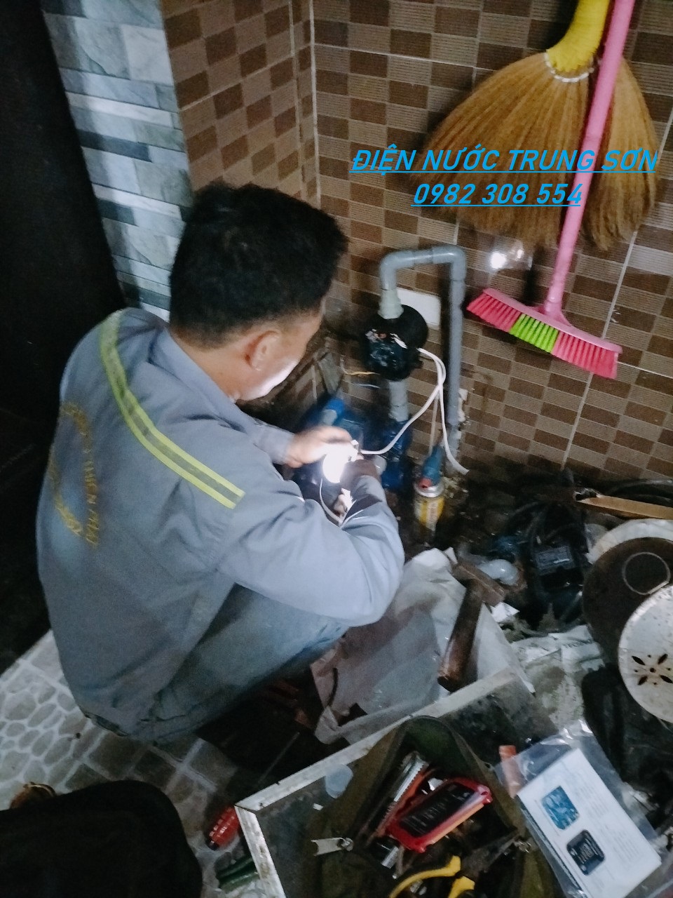 THỢ ĐIỆN NƯỚC TẠI NHÀ 24/24H: 098 230 8554 - CÓ MẶT NGAY SAU 10P GỌI