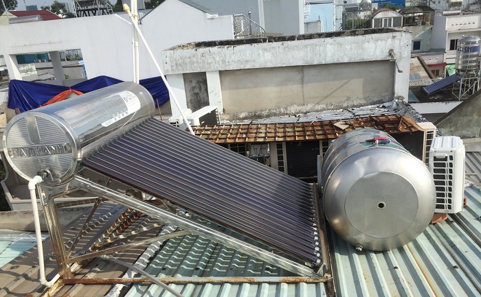 sửa máy nước nóng năng lượng mặt trời tại nhà