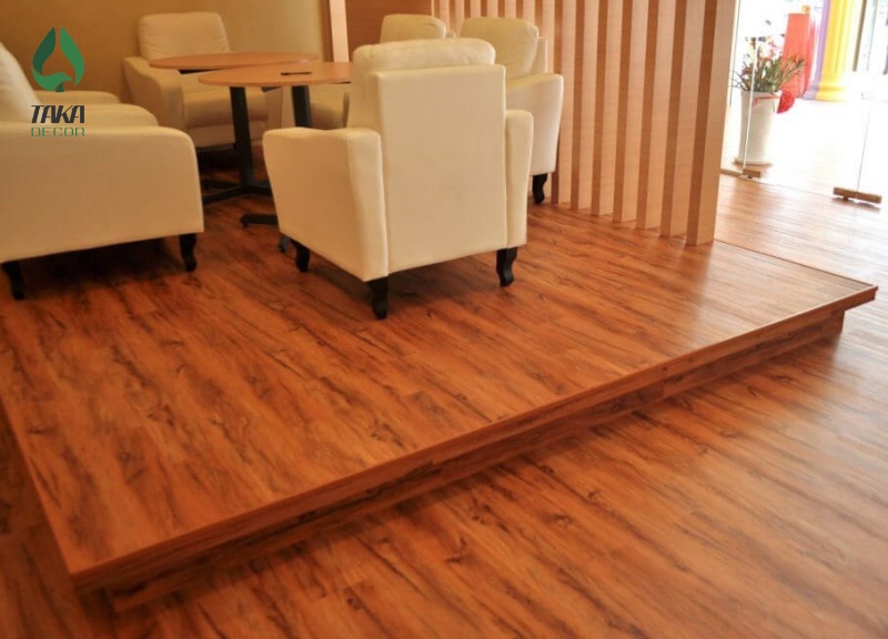 Ốp sàn giả gỗ cho nhà hàng Nhật