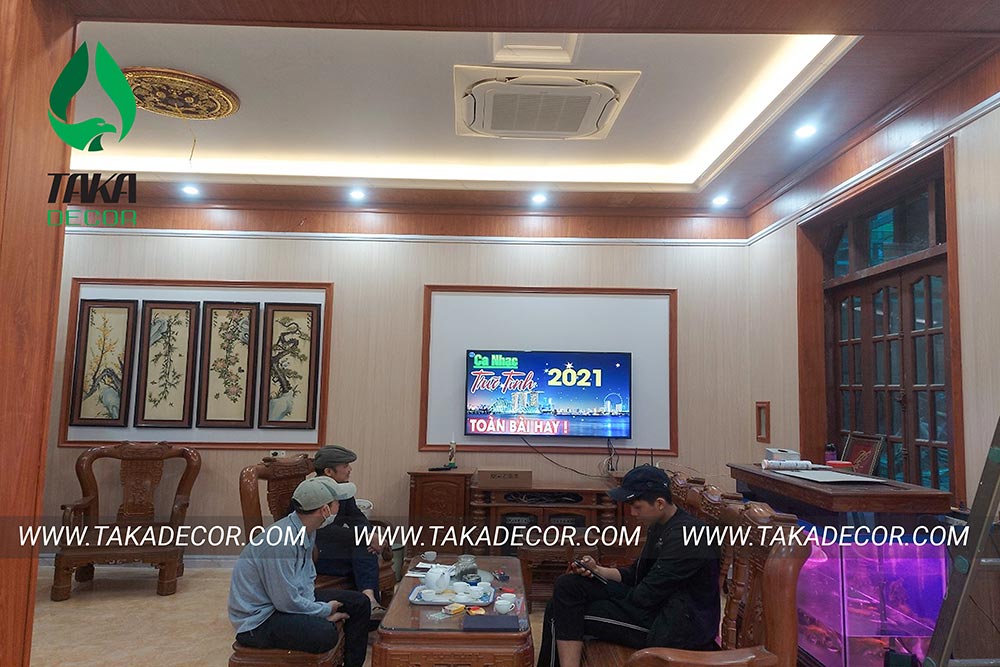 Cách khắc phục tường và trần ẩm mốc, ngấm nước, bong tróc sơn bằng tấm ốp tường pvc