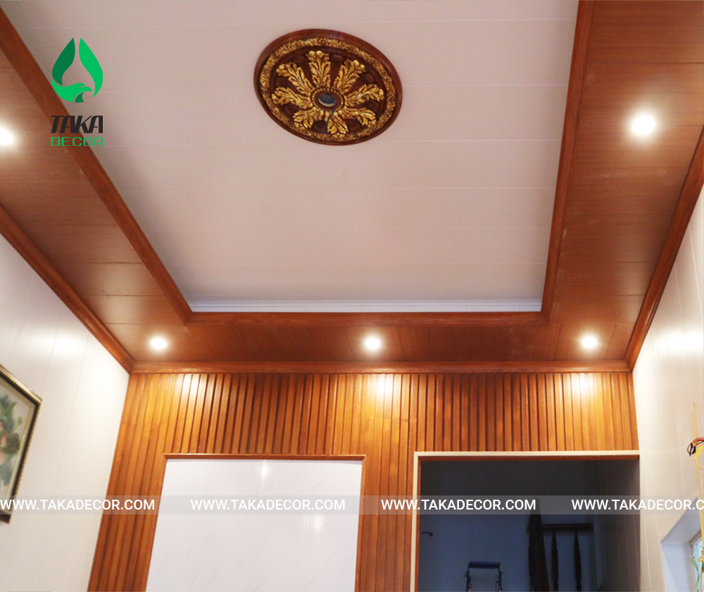 công trình thi công tấm nhựa ốp tường pvc giả gỗ mã Taka 001