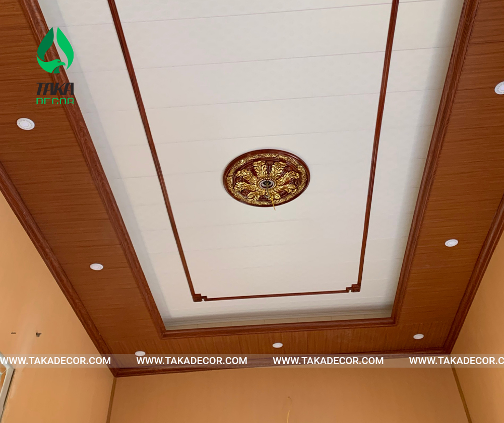 công trình thi công tấm nhựa ốp tường pvc giả gỗ keo mã Taka 013