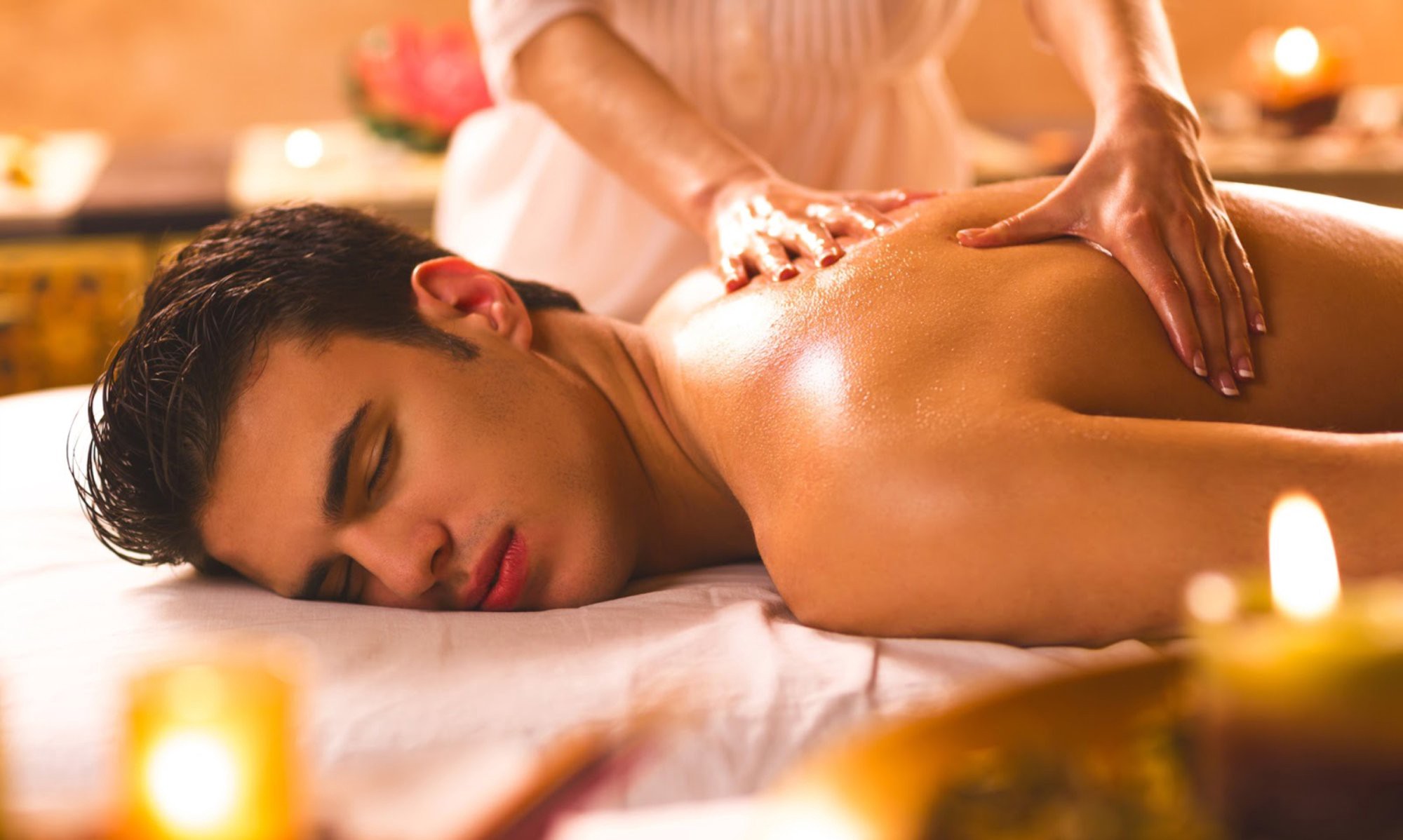 So sánh ghế massage và massage trị liệu - Phương pháp nào tốt hơn?