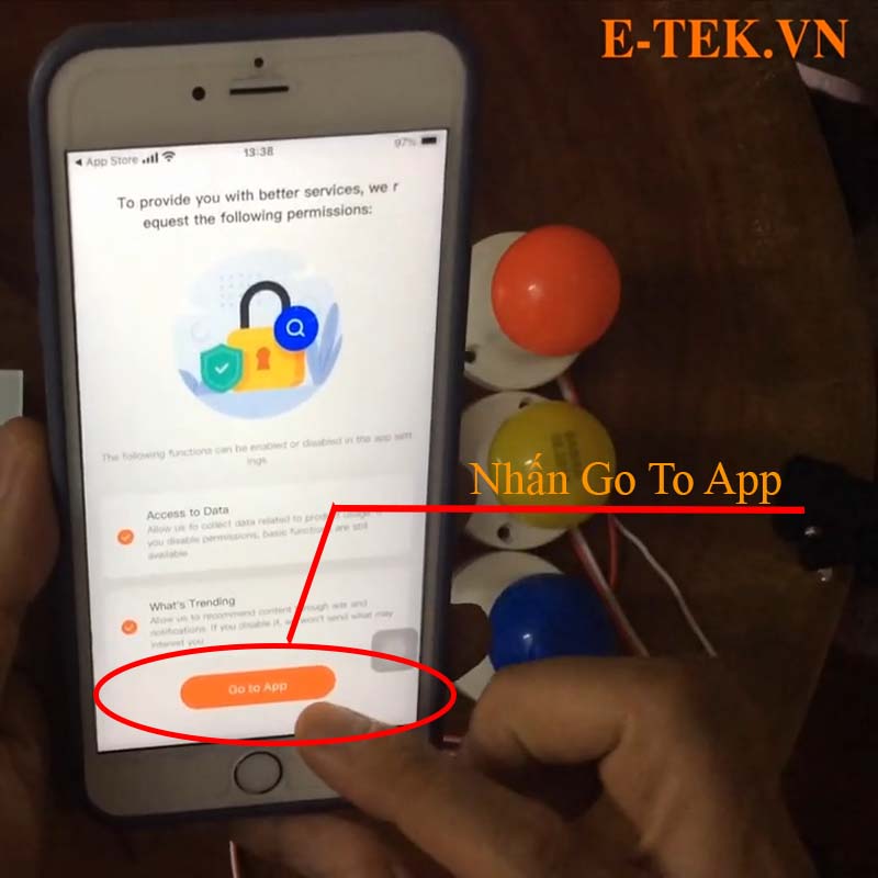 Nhấn go to app để mở app tuyasmart