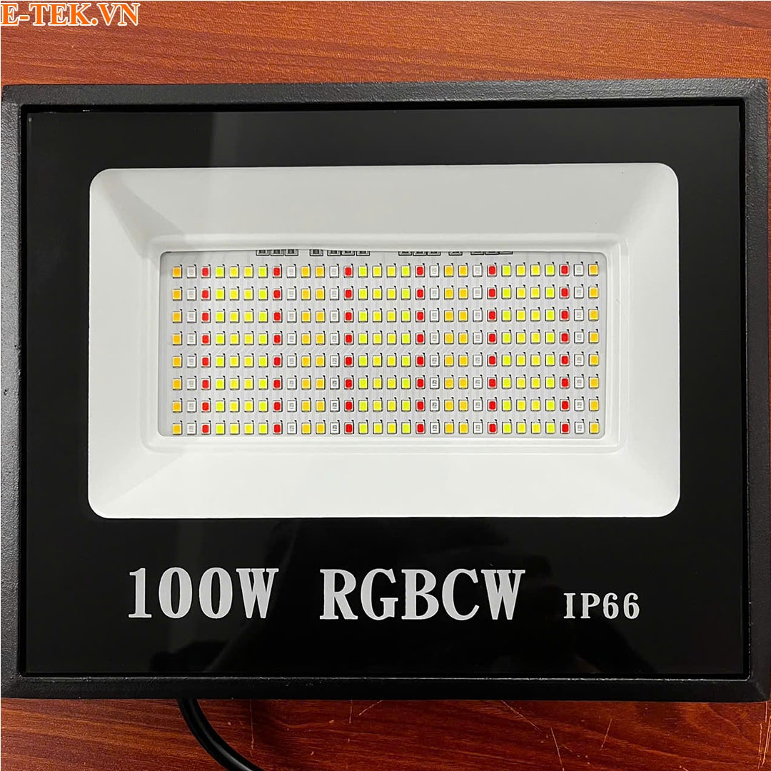 Den-LED-RGB-doi-mau-wifi-100w-2024