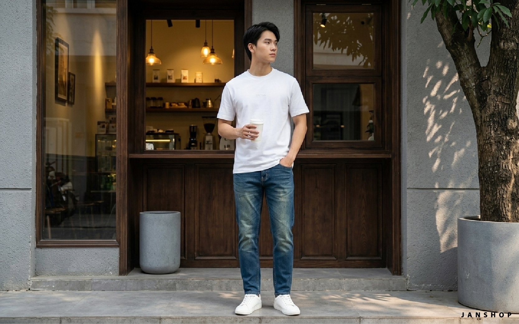 phối đồ áo thun cùng quần jean