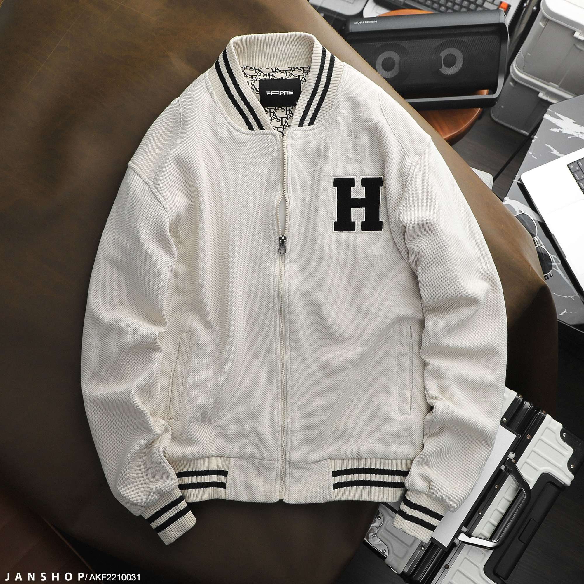 fapas-regular-jonsu-bomber