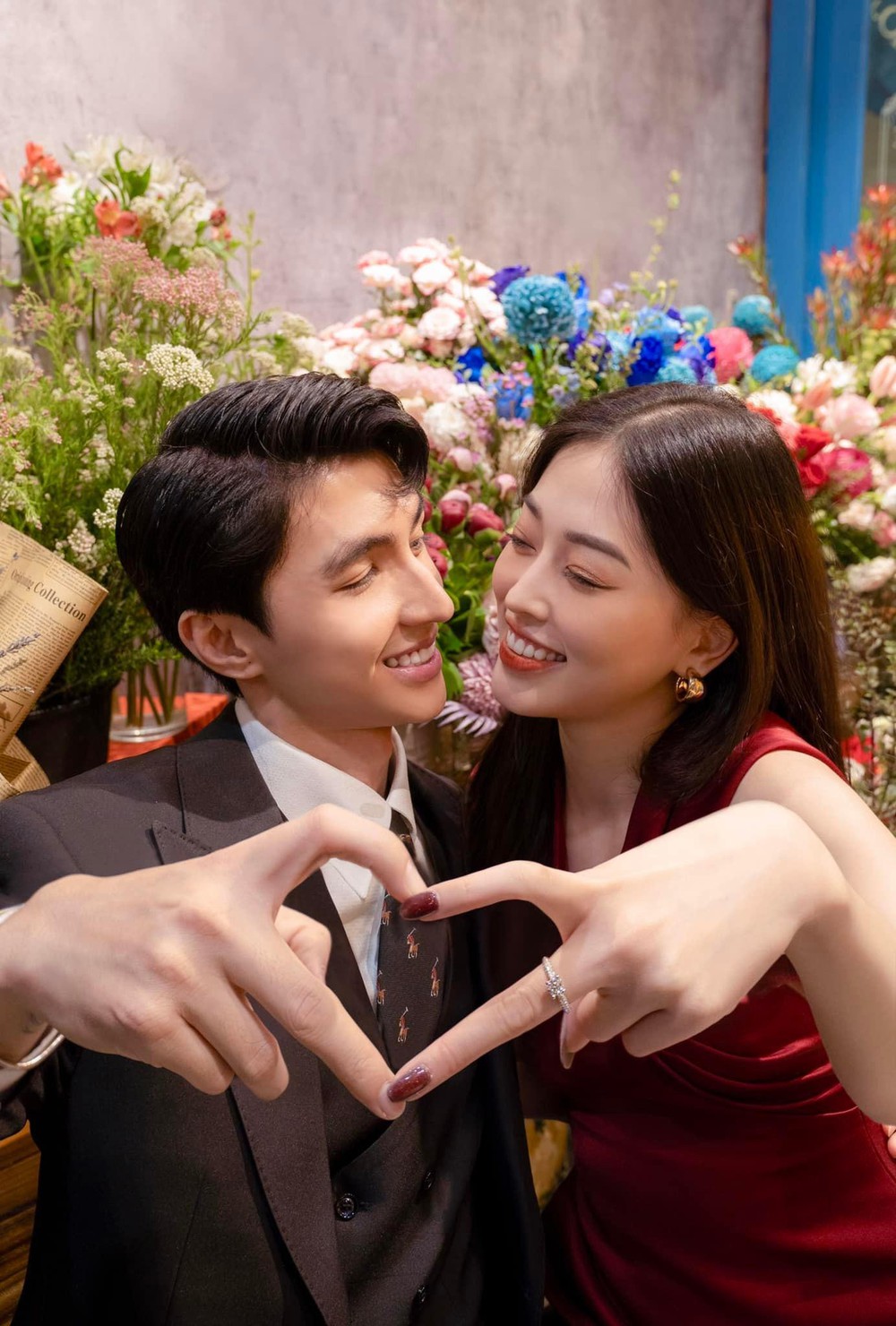 Phương Nga, Bình An diện ăn ý khi sánh đôi cùng màn cầu hôn cực kỳ ấn tượng Phương Nga, Bình An diện ăn ý khi sánh đôi cùng màn cầu hôn cực kỳ ấn tượng