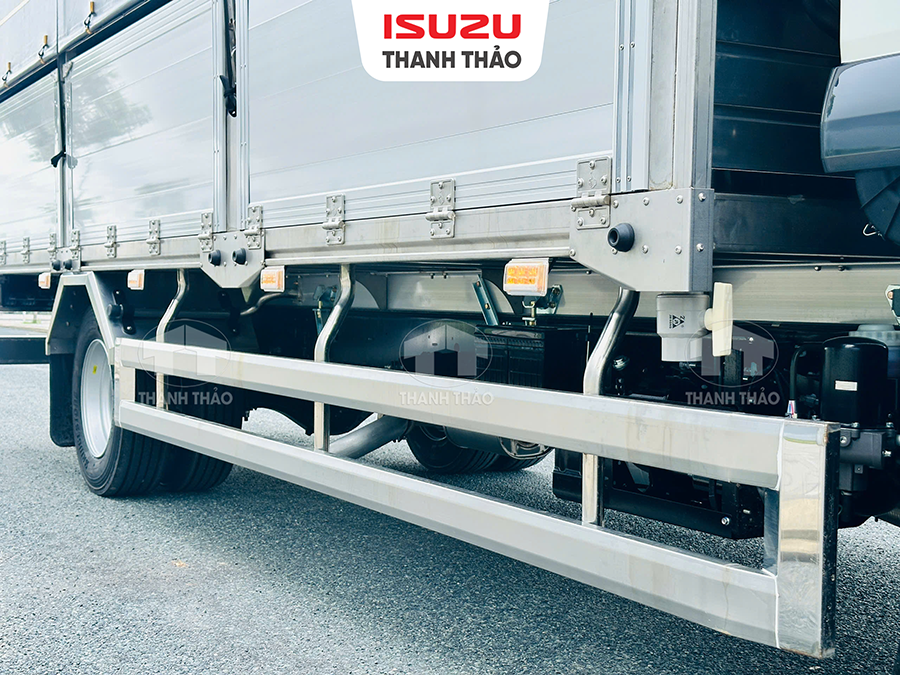 Xe tải Isuzu FSR700 - Thùng Mui bạt - Tải 7.8 tấn - Thùng dài 6m1