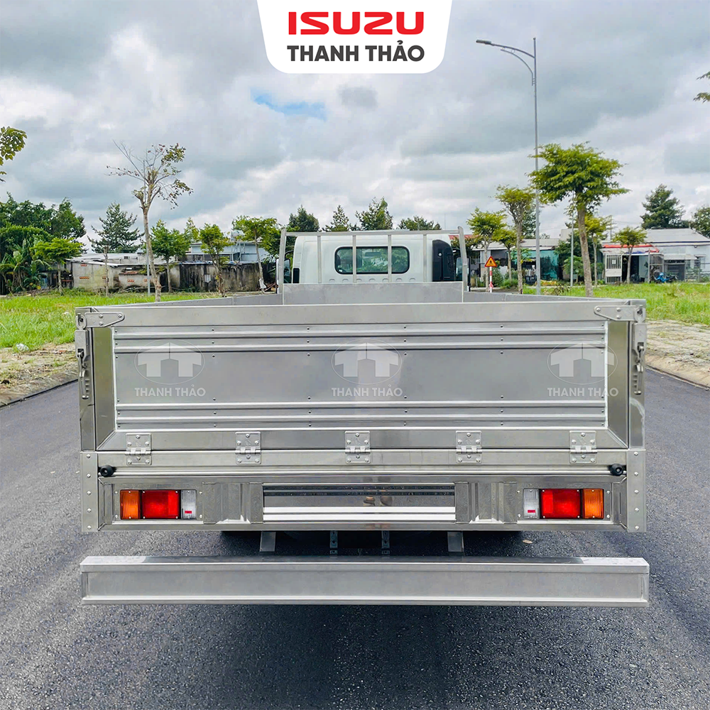Xe Tải Isuzu NQR550 Thùng Lửng TC - Tải trọng 5.8 tấn -Thùng dài 6m1