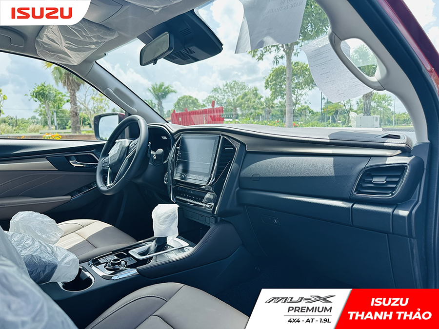 Xe 7 chổ Isuzu Mu-X Premium 4x4 AT
