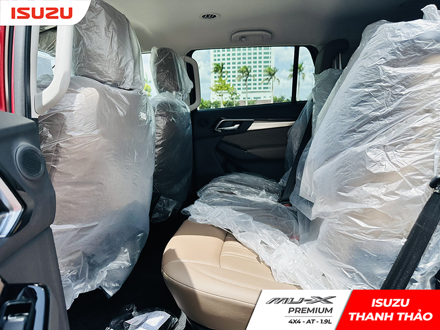 Xe 7 chổ Isuzu Mu-X Premium 4x4 AT