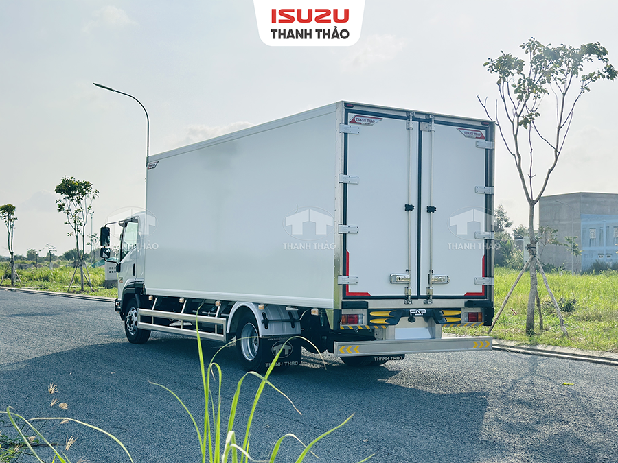 Xe tải Isuzu FSR700 - Thùng Bảo Ôn Thanh Thảo
