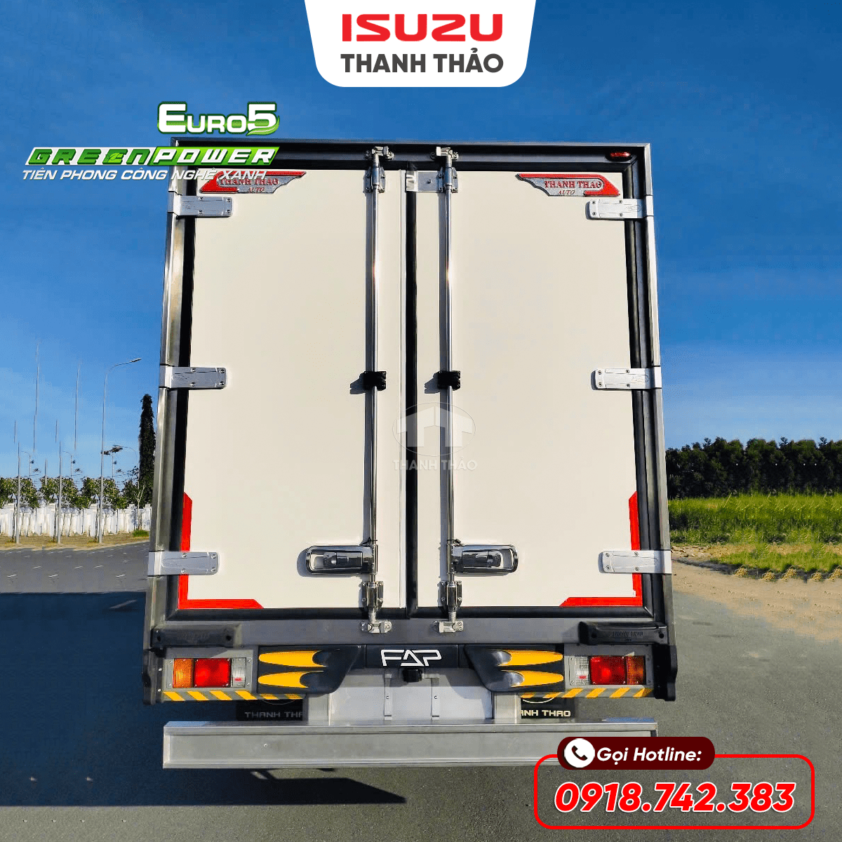 Xe tải Isuzu NQR550 Thùng Bảo Ôn - Tải 5 tấn - Thùng dài 5m6