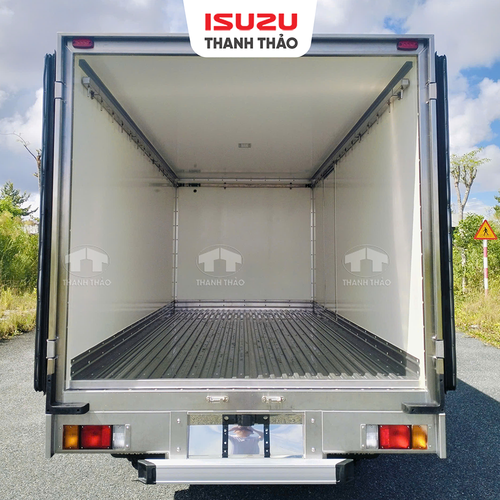Xe tải Isuzu QKR270 Bảo Ôn Oxi - Tải 2.35 tấn - Thùng dài 4m3