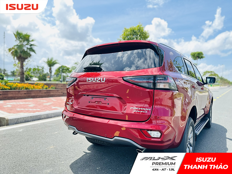 Xe 7 chổ Isuzu Mu-X Premium 4x4 AT
